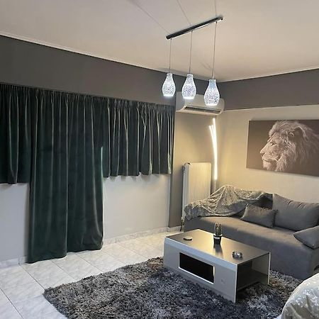 Central Modern Apartment Volos Luaran gambar