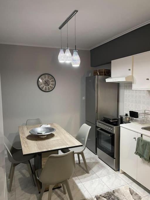 Central Modern Apartment Volos Luaran gambar
