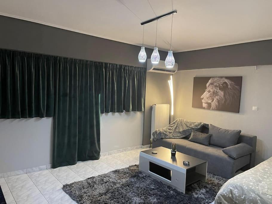 Central Modern Apartment Volos Luaran gambar