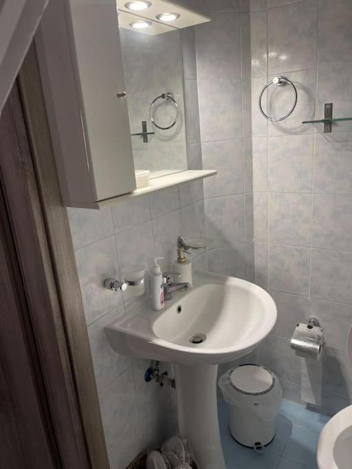 Central Modern Apartment Volos Luaran gambar